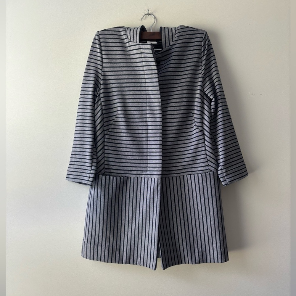 Cabi stripped gray and blue‎ blazer size S